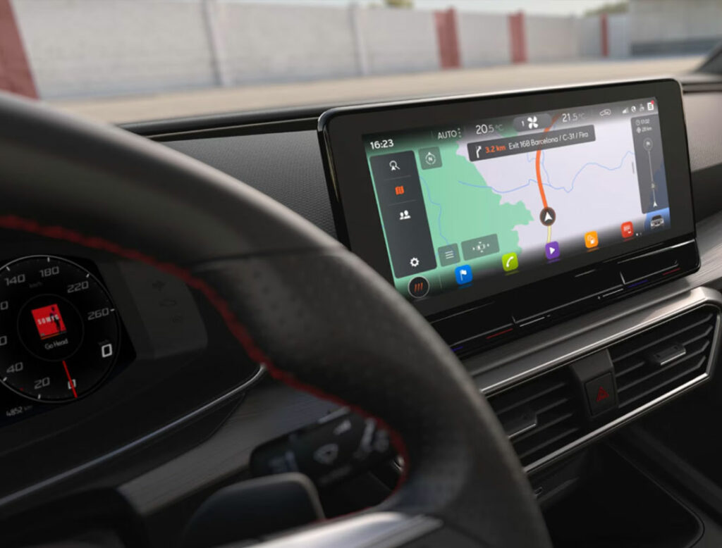 SEAT Leon - Technologies embarquées - un écran d'infodivertissement tactile pour une utilisation plus facile pour le conducteur et les passagers